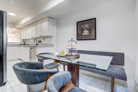 Photo 12 at 11 - 988 Sheppard Avenue W, Bathurst Manor, Toronto