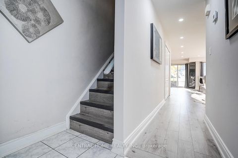 Photo 16 at 11 - 988 Sheppard Avenue W, Bathurst Manor, Toronto