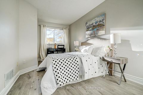 Photo 21 at 11 - 988 Sheppard Avenue W, Bathurst Manor, Toronto