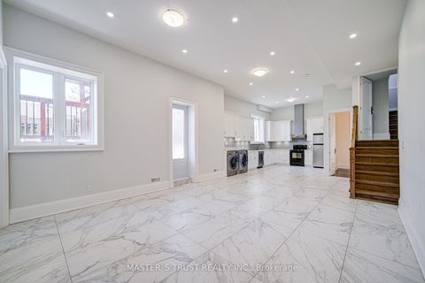 Photo 34 at 36 Sussex Avenue, Crosby, Richmond Hill