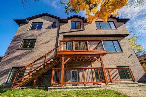 Photo 39 at 36 Sussex Avenue, Crosby, Richmond Hill