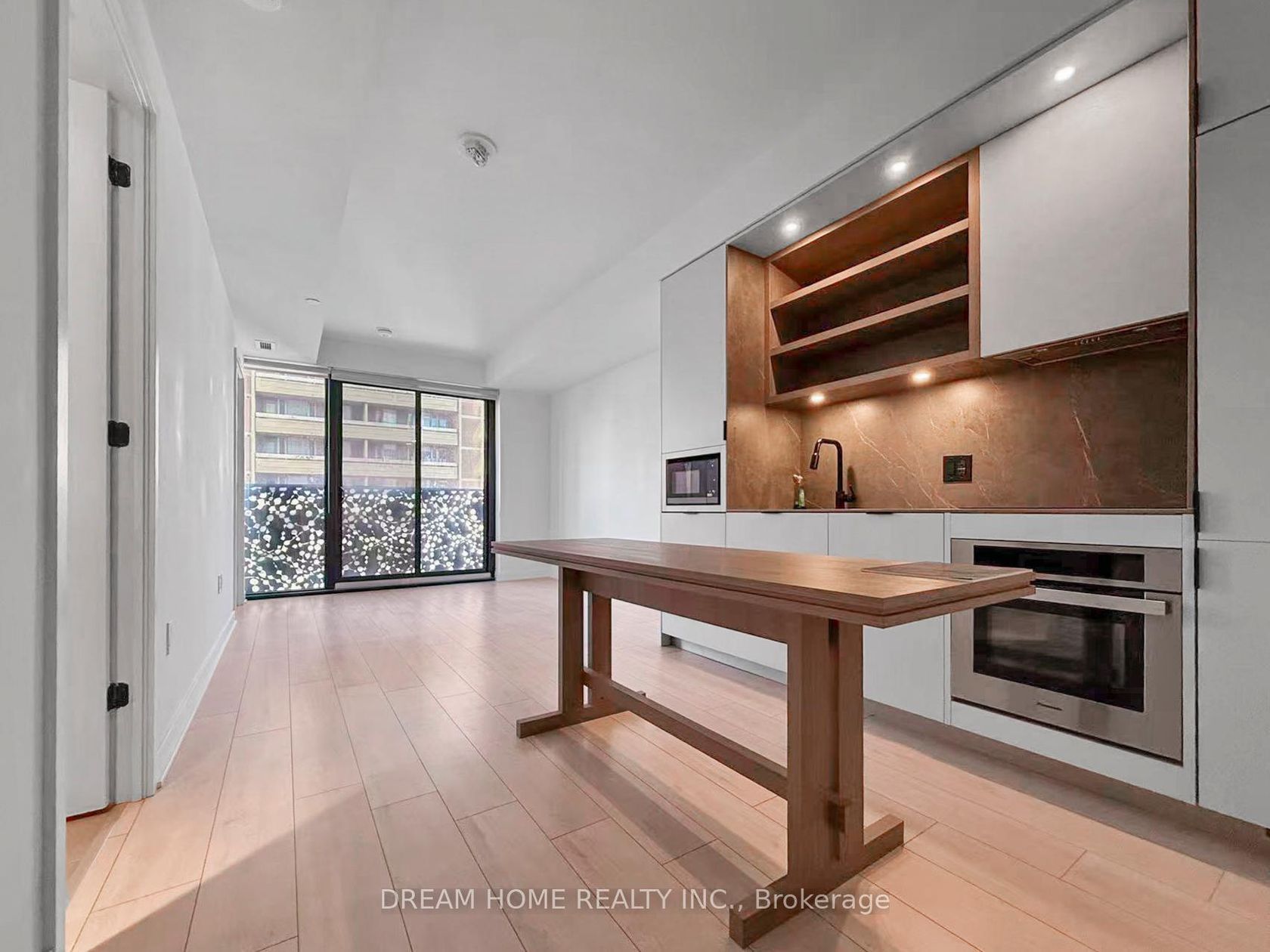 1413 - 55 Charles Street, Yonge Corridor, Toronto by Loree Meneguzzi Real Estate 1413 - 55 Charles Street, Yonge Corridor, Toronto