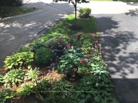 Photo 32 at 27 - 1250 Marlborough Court, CP College Park, Oakville