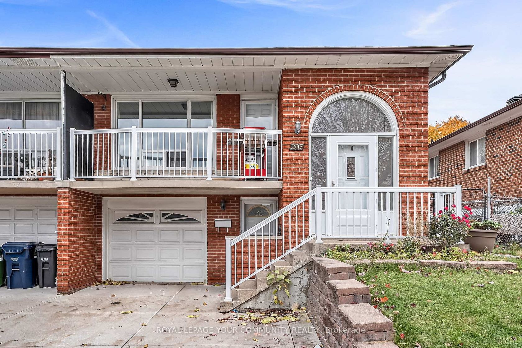 207 Fairglen Avenue, L'Amoreaux, Toronto 