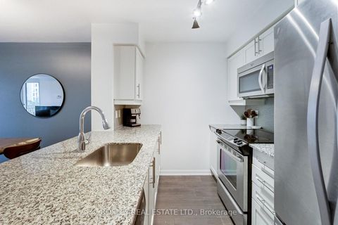 Photo 3 at 616 - 35 Bastion Street, Niagara, Toronto