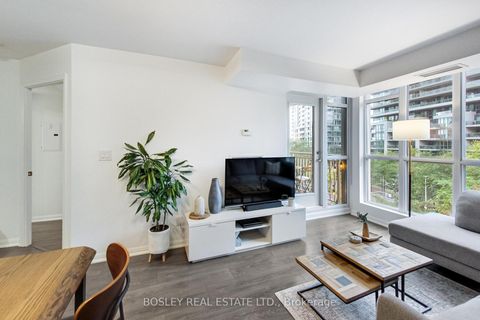 Photo 12 at 616 - 35 Bastion Street, Niagara, Toronto