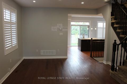 Photo 7 at 2128 Blackforest Crescent, WM Westmount, Oakville