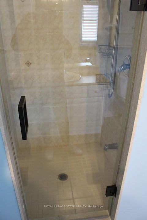 Photo 10 at 2128 Blackforest Crescent, WM Westmount, Oakville