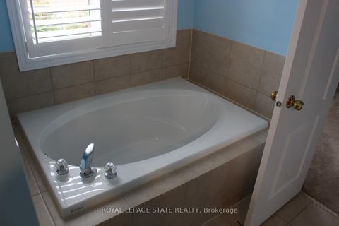 Photo 11 at 2128 Blackforest Crescent, WM Westmount, Oakville