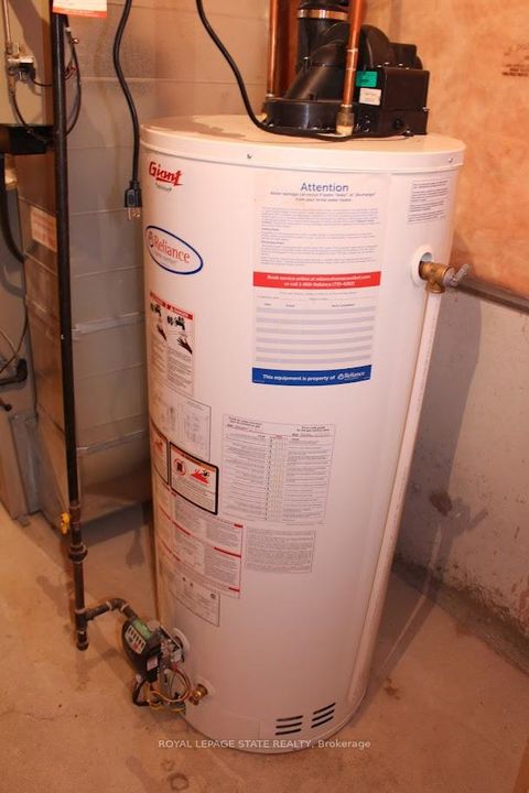 Photo 20 at 2128 Blackforest Crescent, WM Westmount, Oakville