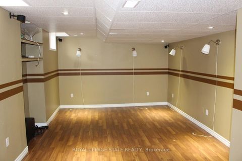 Photo 21 at 2128 Blackforest Crescent, WM Westmount, Oakville