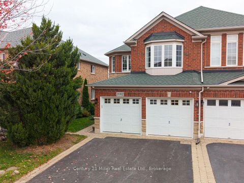 Photo 2 at 2092 Redstone Crescent, WM Westmount, Oakville
