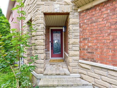 Photo 4 at 2092 Redstone Crescent, WM Westmount, Oakville