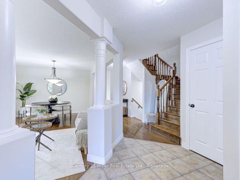 Photo 6 at 2092 Redstone Crescent, WM Westmount, Oakville