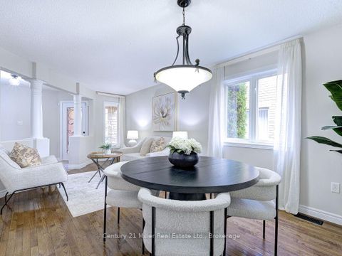 Photo 11 at 2092 Redstone Crescent, WM Westmount, Oakville