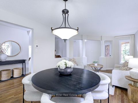 Photo 12 at 2092 Redstone Crescent, WM Westmount, Oakville