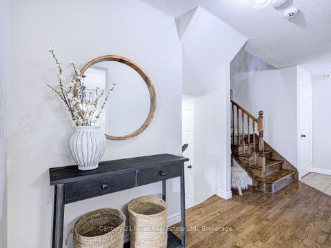 Photo 13 at 2092 Redstone Crescent, WM Westmount, Oakville