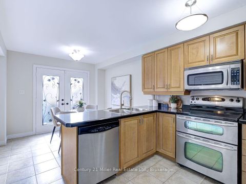 Photo 14 at 2092 Redstone Crescent, WM Westmount, Oakville