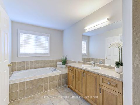 Photo 33 at 2092 Redstone Crescent, WM Westmount, Oakville