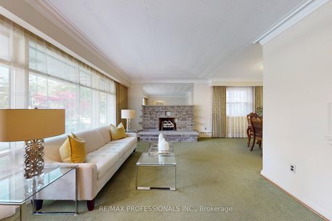 Photo 4 at 110 Shaver Avenue N, City Centre West, Toronto