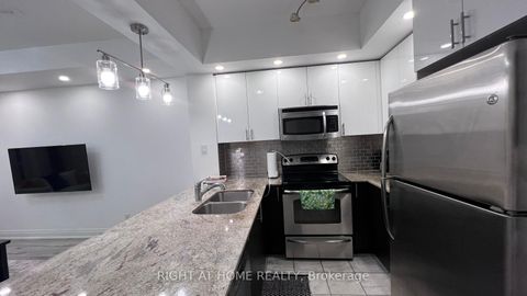 Photo 3 at 814 - 520 Steeles Avenue W, Yorkhill, Vaughan