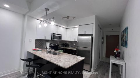 Photo 4 at 814 - 520 Steeles Avenue W, Yorkhill, Vaughan