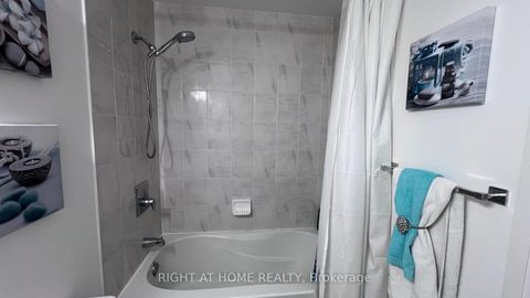 Photo 11 at 814 - 520 Steeles Avenue W, Yorkhill, Vaughan