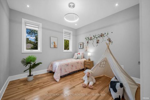 Photo 24 at 4 Westbourne Avenue, Birchmount, Toronto