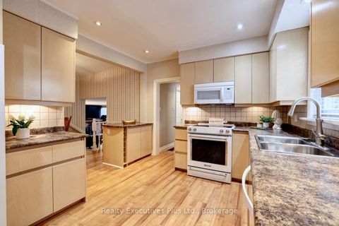 Photo 12 at 322 Pine Avenue, OO Old Oakville, Oakville