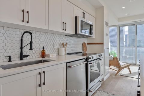 Photo 18 at 2303 - 126 Simcoe Street, Waterfront Communities C1, Toronto