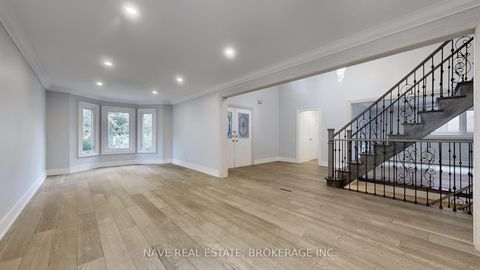 Photo 3 at 9 Tollbar Court, Westbrook, Richmond Hill