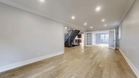 Photo 5 at 9 Tollbar Court, Westbrook, Richmond Hill