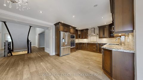 Photo 12 at 9 Tollbar Court, Westbrook, Richmond Hill