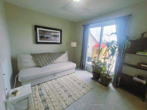 Photo 6 at 36 - 651 B Warden Avenue, Birchmount, Toronto