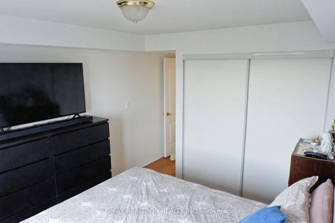 Photo 13 at 36 - 651 B Warden Avenue, Birchmount, Toronto