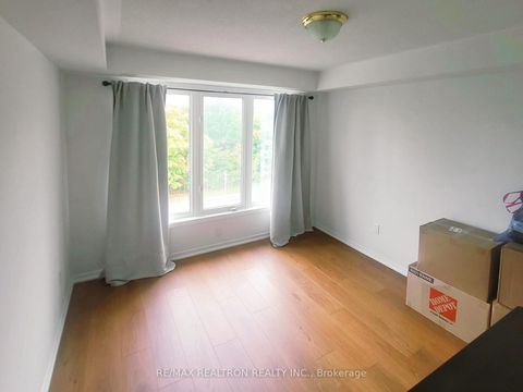 Photo 16 at 36 - 651 B Warden Avenue, Birchmount, Toronto