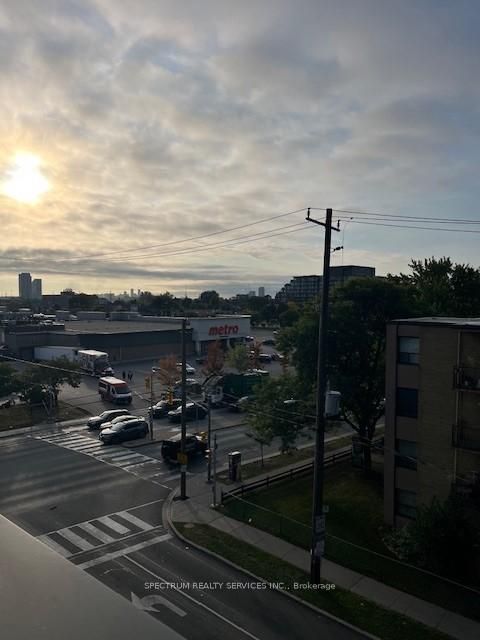 Photo 9 at 409 - 2800 KEELE Street, CFB, Toronto