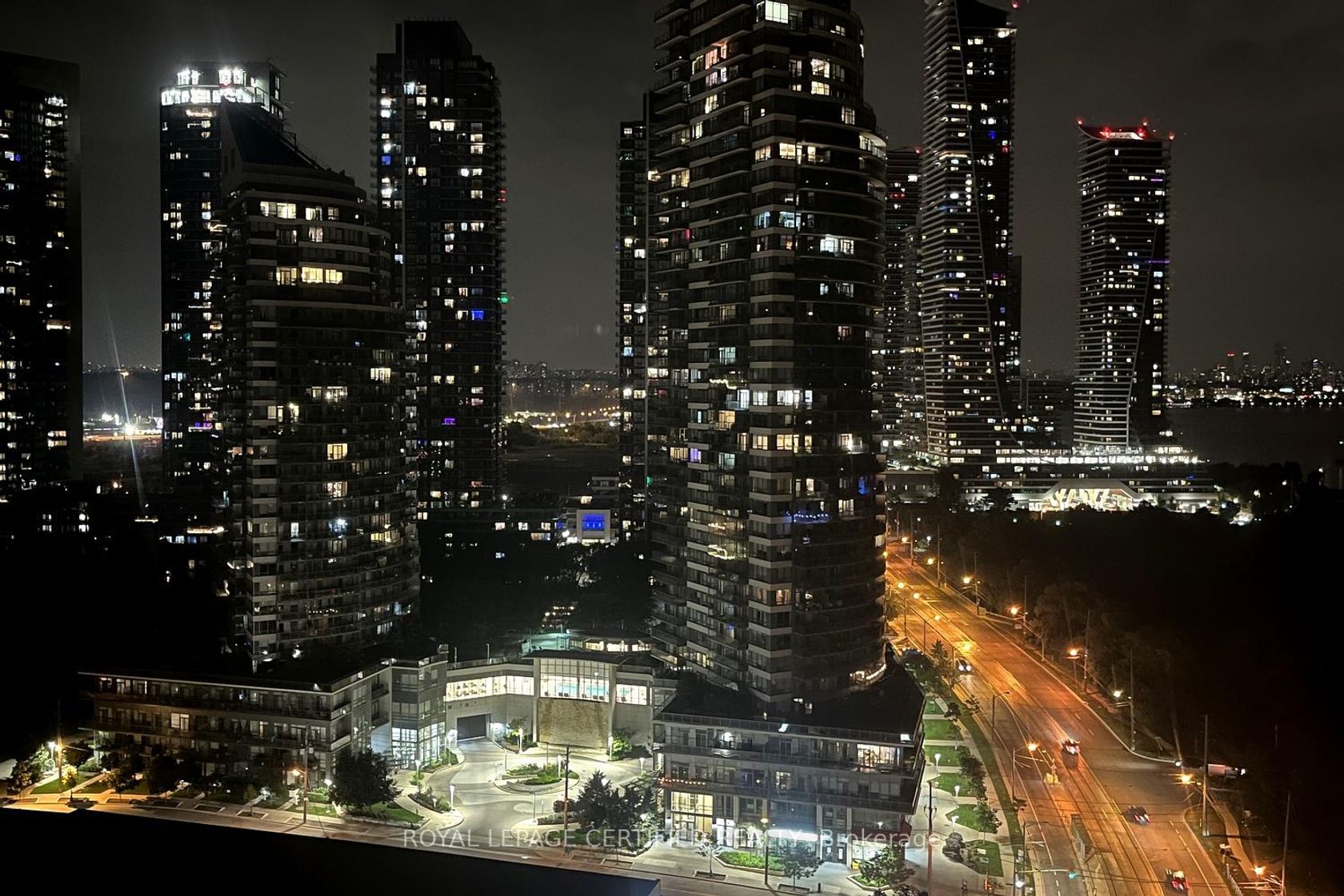 2302 - 2269 Lake Shore Boulevard W, Mimico, Toronto by Loree Meneguzzi Real Estate 2302 - 2269 Lake Shore Boulevard W, Mimico, Toronto