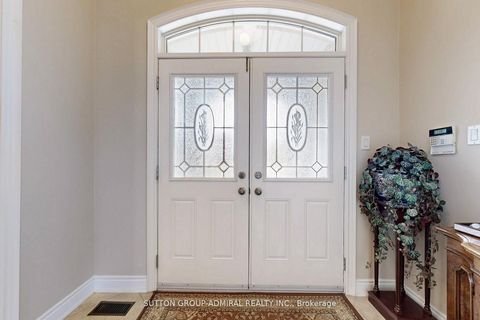 Photo 1 at 25 Little Natalie Court, Patterson, Vaughan