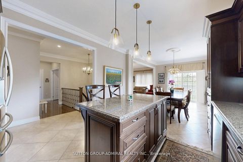 Photo 7 at 25 Little Natalie Court, Patterson, Vaughan