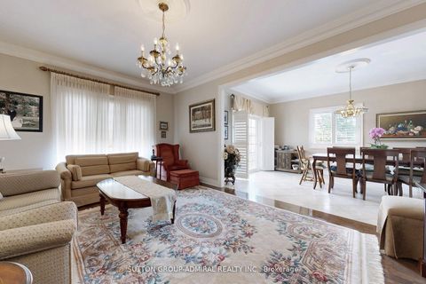 Photo 10 at 25 Little Natalie Court, Patterson, Vaughan