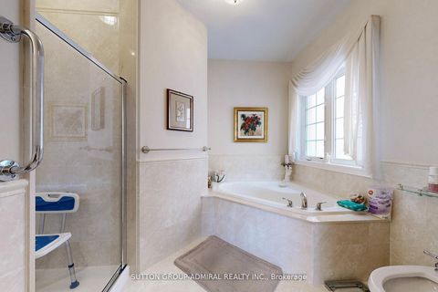 Photo 13 at 25 Little Natalie Court, Patterson, Vaughan