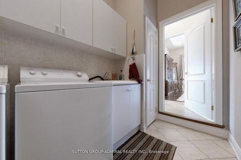 Photo 16 at 25 Little Natalie Court, Patterson, Vaughan