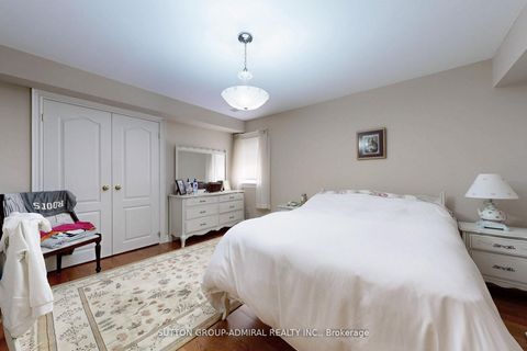 Photo 25 at 25 Little Natalie Court, Patterson, Vaughan