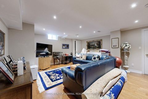 Photo 26 at 25 Little Natalie Court, Patterson, Vaughan