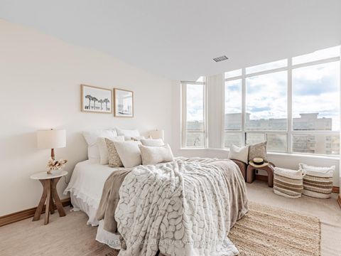 Photo 11 at PH103 - 91 Townsgate Drive, Yorkhill, Vaughan