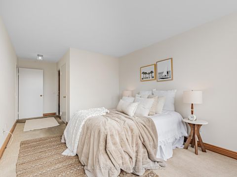 Photo 12 at PH103 - 91 Townsgate Drive, Yorkhill, Vaughan