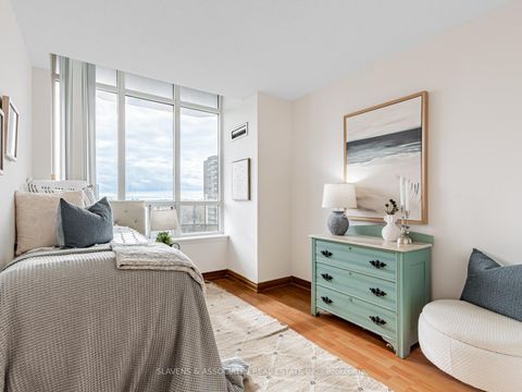 Photo 14 at PH103 - 91 Townsgate Drive, Yorkhill, Vaughan