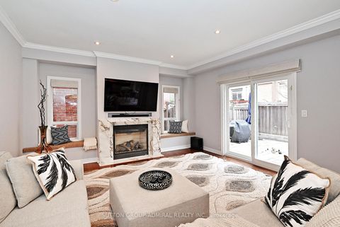 Photo 9 at 32 Seabreeze Avenue, Patterson, Vaughan