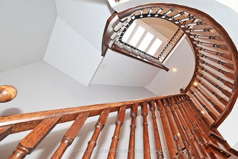 Photo 13 at 32 Seabreeze Avenue, Patterson, Vaughan